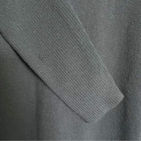 Lilly Pulitzer Ramona Sweater SZ XS Navy Blue Preppy Classic Fringe Hem - Picture 4 of 10